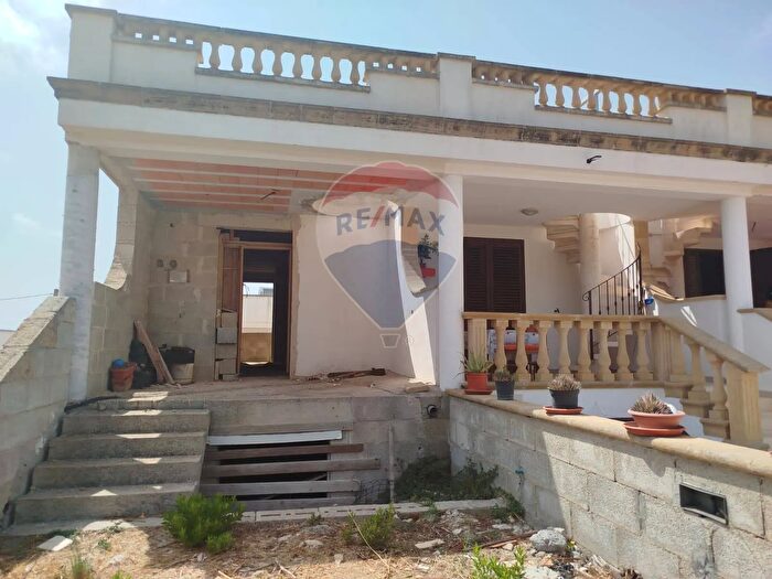 Casa trilocale in vendita in Salve