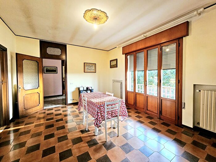 Appartamento quadrilocale in vendita in Via Arzarini, Villa Estense