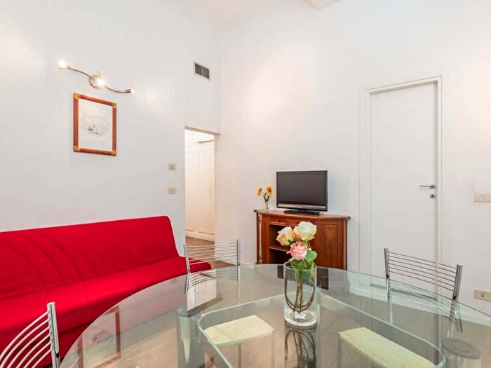 Appartamento quadrilocale in affitto in Via dei Leoni, Signoria Uffizi, Firenze