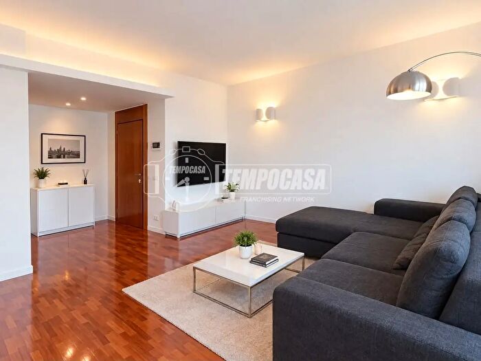 Appartamento trilocale in vendita in Milano