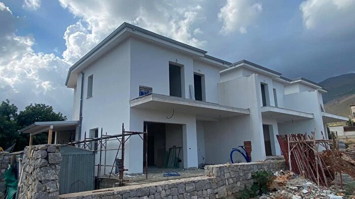 Casa con 5 locali in vendita in Via Agnelleria Carini Palermo, Carini