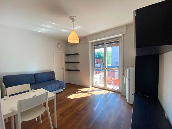 Appartamento monolocale in affitto in Via Trevi, Dergano, Milano