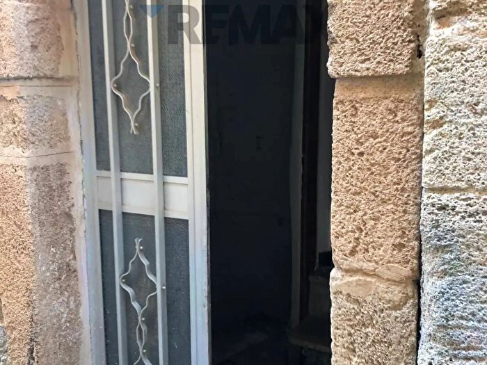 Casa quadrilocale in vendita in Via Cugino, Caltagirone