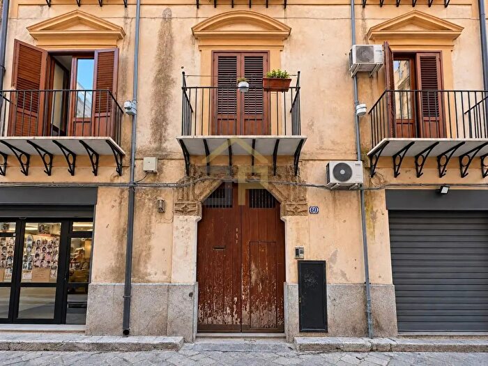 Appartamento quadrilocale in vendita in Via delle Pergole, Palermo