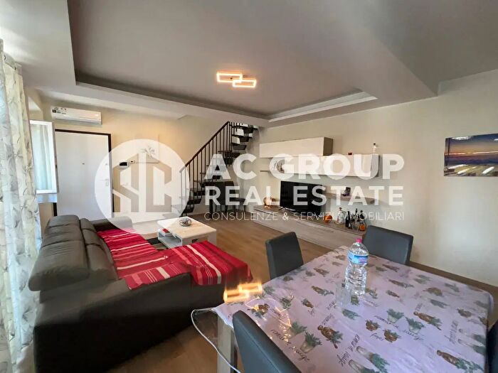 Appartamento trilocale in vendita in Via Gian Battista Grassi, Rovellasca