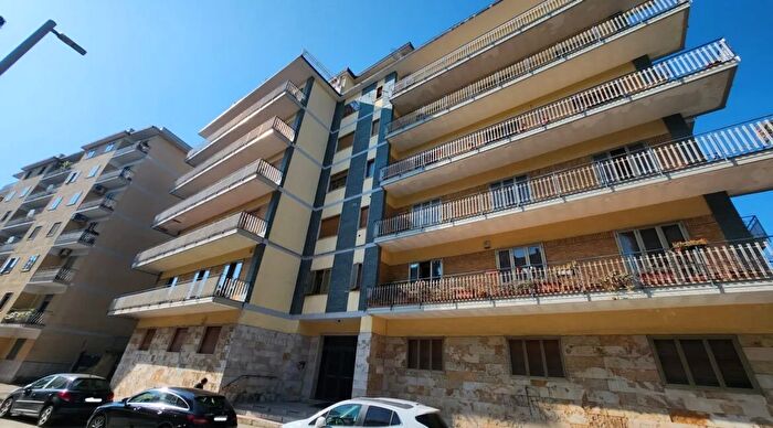 Appartamento trilocale in vendita in Via Francesco Flora MellusiAtlantici Benevento Campania Italia, Benevento