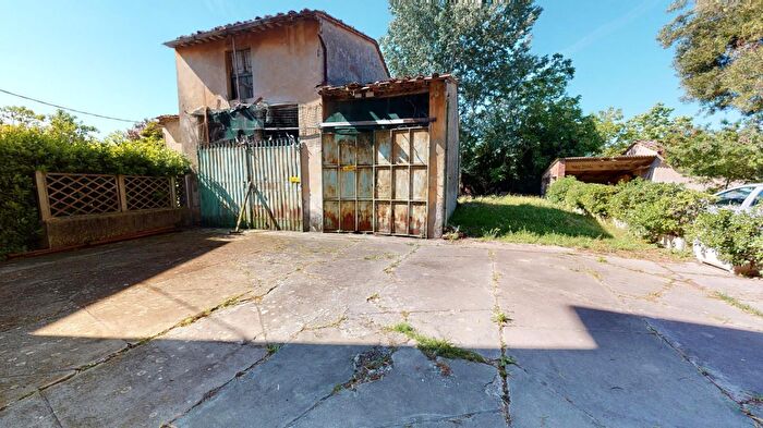Casa con 15 locali in vendita in Ed Road, San Giuliano Terme