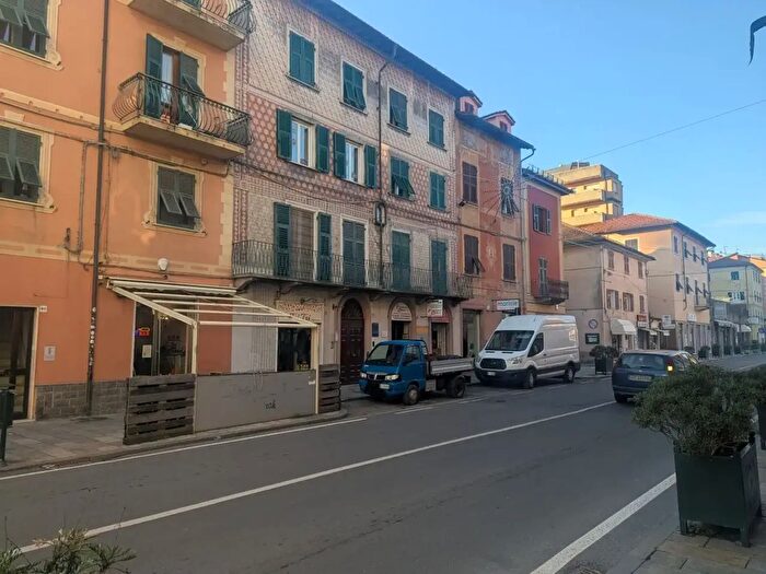 Appartamento con 5 locali in vendita in Via Vittorio Veneto, Busalla