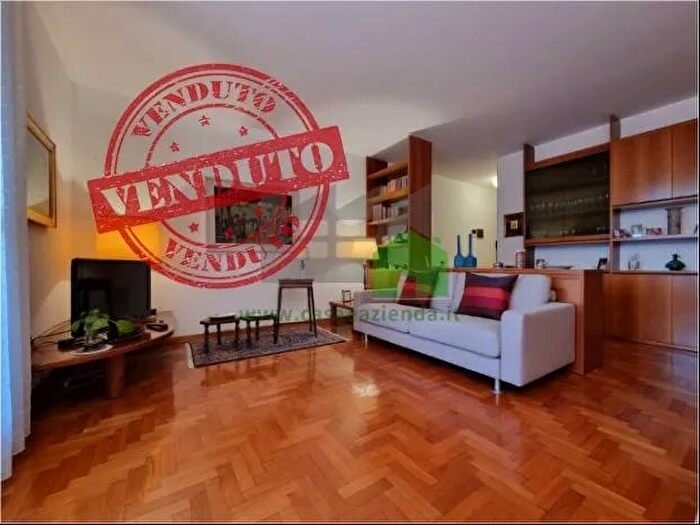 Appartamento trilocale in vendita in Piazza Giacomo Matteotti, Cernusco Sul Naviglio