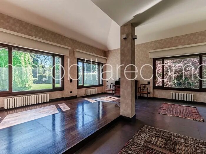 Casa con 8 locali in vendita in Via Cascina Pelada, Cantu'