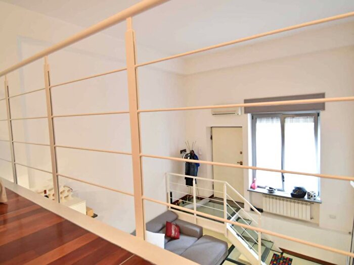 Appartamento trilocale in affitto in Via Gaetano de Castillia, Isola, Milano