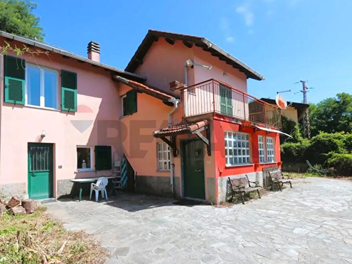 Casa con 6 locali in vendita in Genova