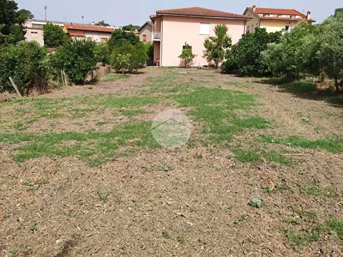 Casa con 5 locali in vendita in Via Camillo Serra, Usellus