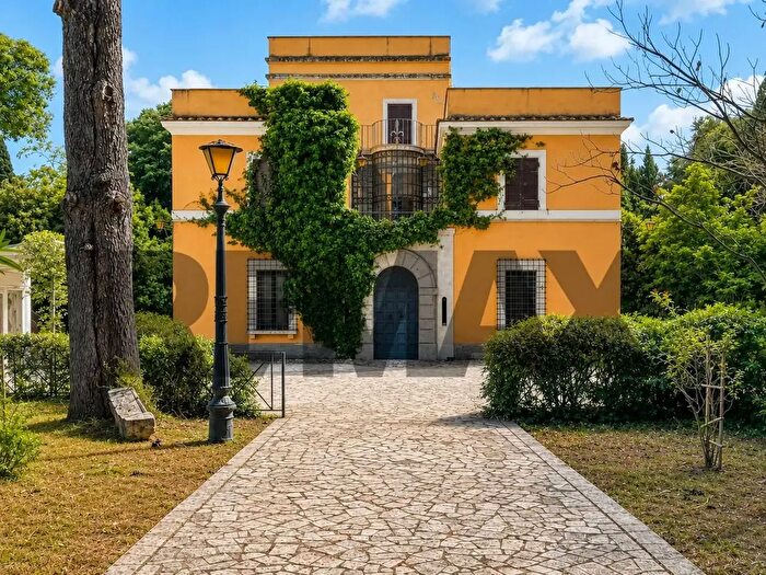 Casa con 12 locali in vendita in Via Tiburtina Valeria, Guidonia Montecelio