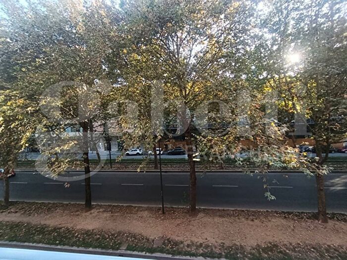 Appartamento trilocale in affitto in Viale Certosa, Musocco, Milano