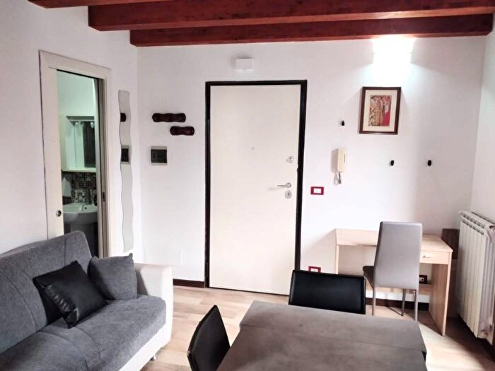 Appartamento monolocale in affitto in Via Giuliano Majali, Cassaro, Palermo