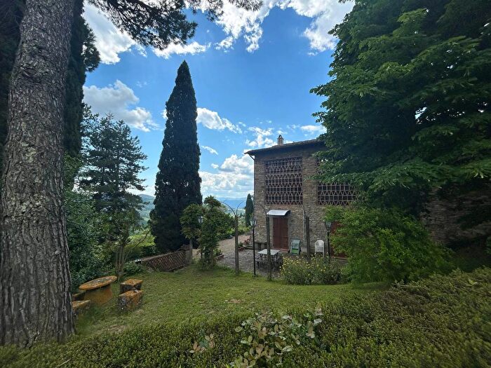 Casa con 15 locali in vendita in Pontassieve, Pontassieve