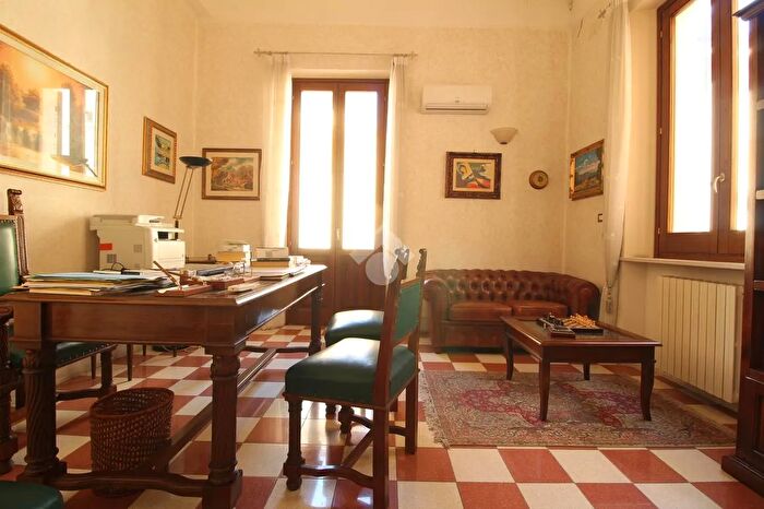 Appartamento con 5 locali in affitto in Via Genova, Pescara