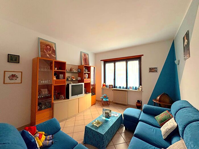 Appartamento con 5 locali in vendita in Via XXI Aprile, Piscina