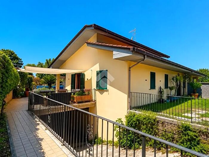 Casa con 6 locali in vendita in Via Folcarotonda, Palestrina