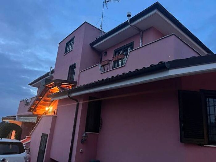 Appartamento trilocale in affitto in Vicolo Doria, Centro, Ariccia