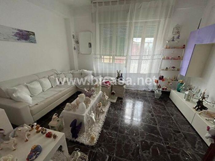 Casa con 5 locali in vendita in Via Monte Catria, Vallefoglia