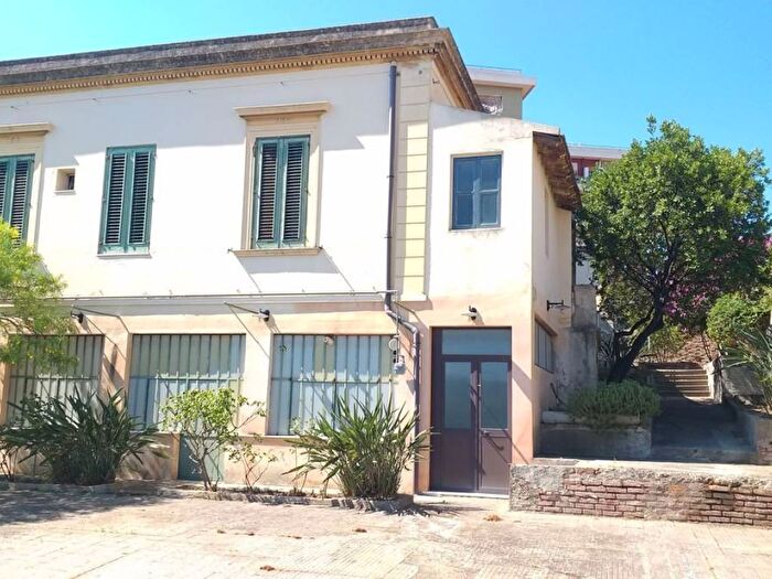 Casa con 6 locali in vendita in Via RMargherita, Regina Margherita Torrente Trapani, Messina