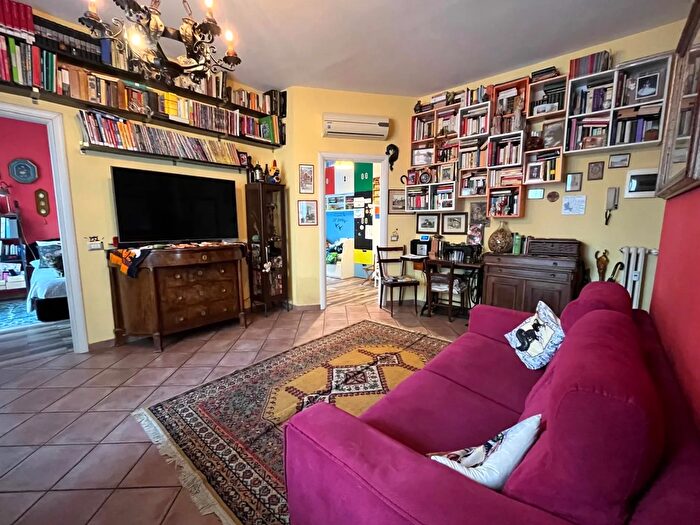 Appartamento trilocale in vendita in Via Maragliano, Firenze