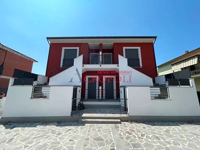 Appartamento trilocale in vendita in Roma