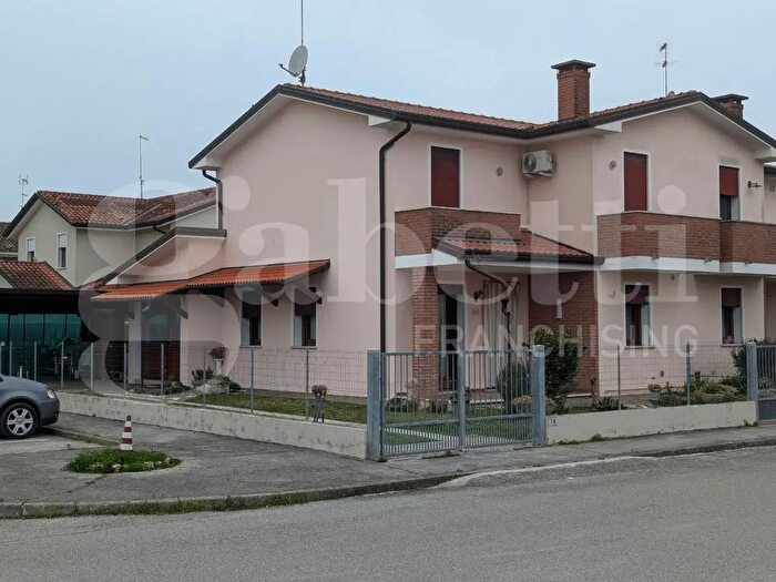 Casa con 6 locali in vendita in Pettorazza Via del Santuario, Pettorazza Grimani