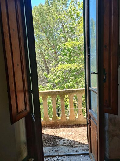 Casa con 10 locali in vendita in Poggibonsi