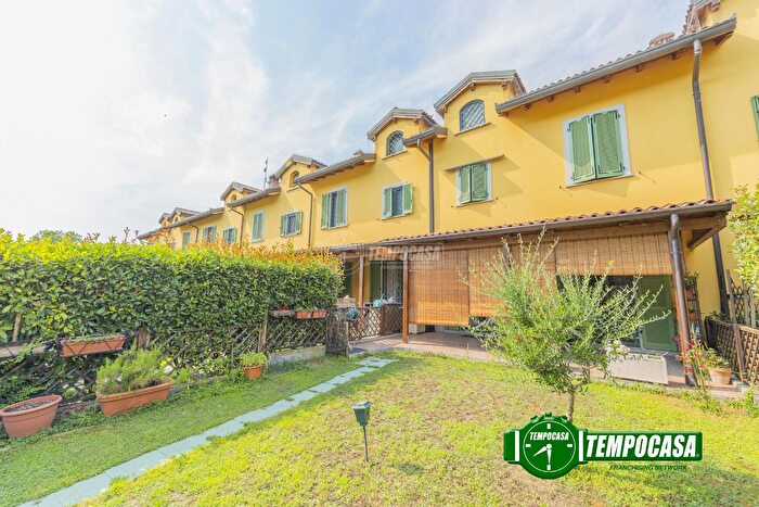 Casa quadrilocale in vendita in Via delle Mondine, Rognano