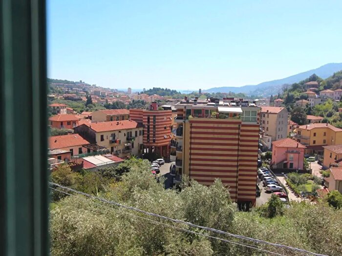 Appartamento trilocale in vendita in La Spezia