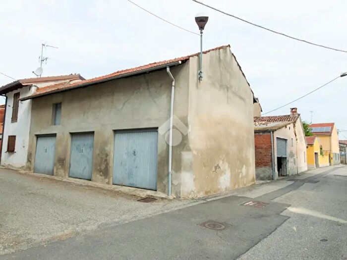 Casa con 8 locali in vendita in Via Maria Ausiliatrice, Mirabello Monferrato