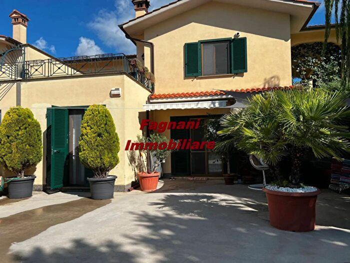 Casa con 5 locali in vendita in Via Grotte dellOroVelletri, Velletri