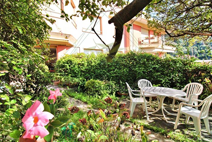 Appartamento quadrilocale in vendita in Via Fratelli Betti, Rapallo