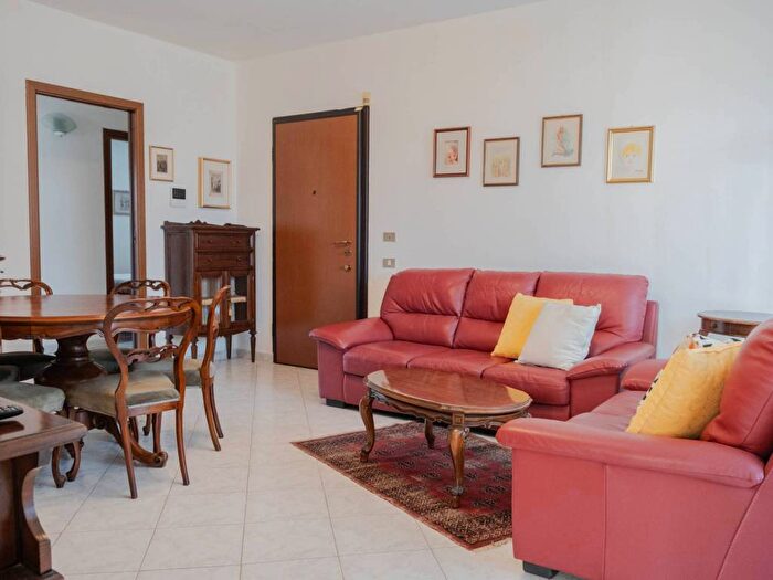 Appartamento quadrilocale in affitto in Via Giuseppe Dossetti, Centro, San Donato Milanese