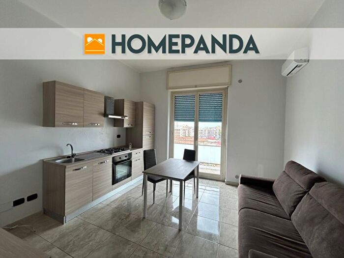 Appartamento monolocale in affitto in Via Etnea, Catania