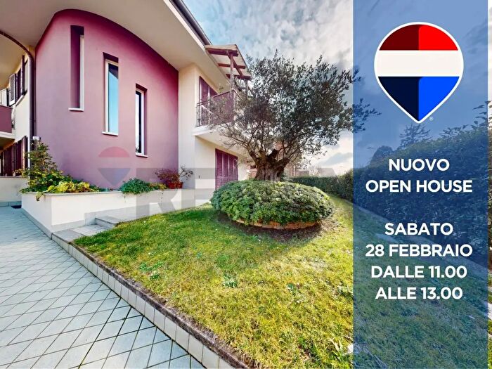 Appartamento trilocale in vendita in Via Giacomo Leopardi, Bussero