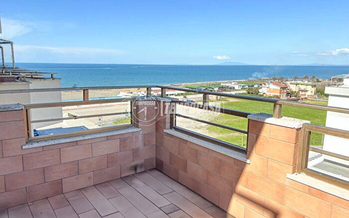 Appartamento trilocale in vendita in Viale delle Sirene, Tarquinia