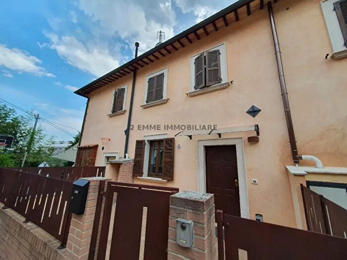 Casa con 6 locali in vendita in Via Ruggero Leoncavallo, Ascoli Piceno