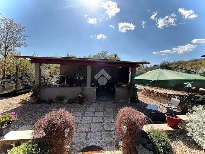 Casa trilocale in vendita in Velletri