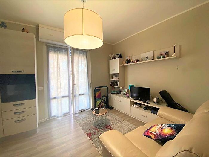 Appartamento bilocale in affitto in Via Lussingrande, Casazza, Brescia