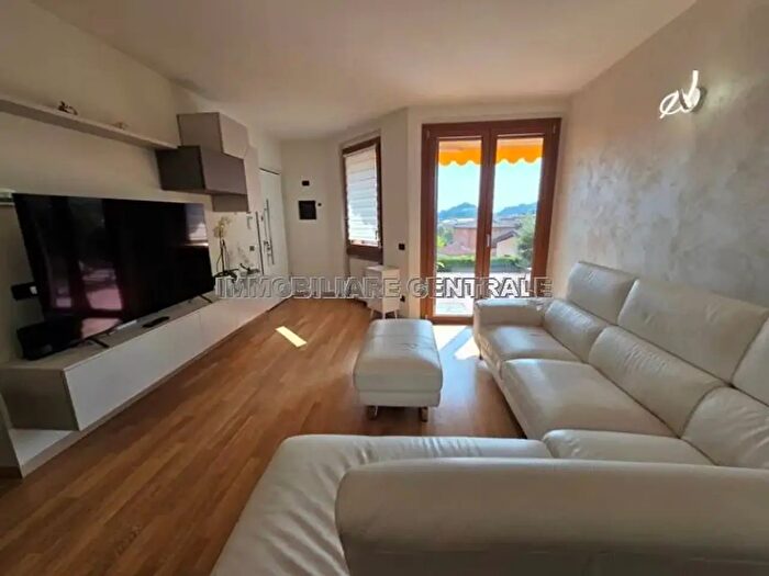 Appartamento quadrilocale in vendita in Via Cerro, Sarnico