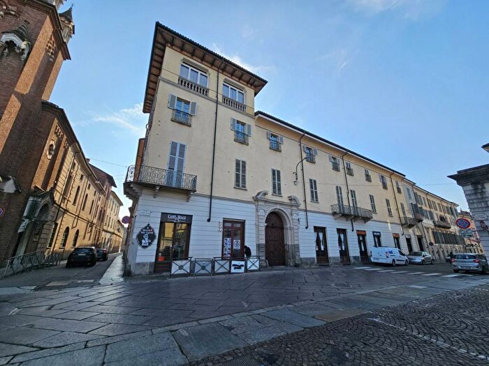 Appartamento bilocale in affitto in CORSO VITTORIO ALFIERI, Centro Storico, Asti