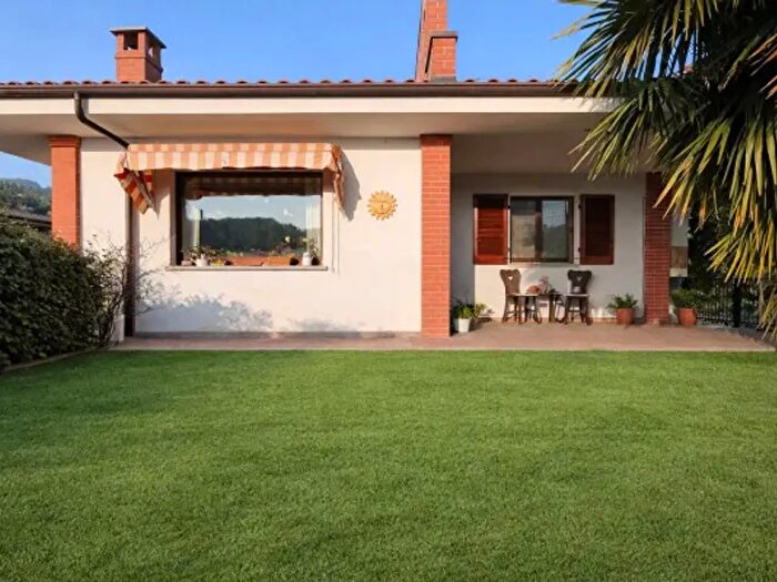 Casa con 6 locali in vendita in Corso Valpone, Canale