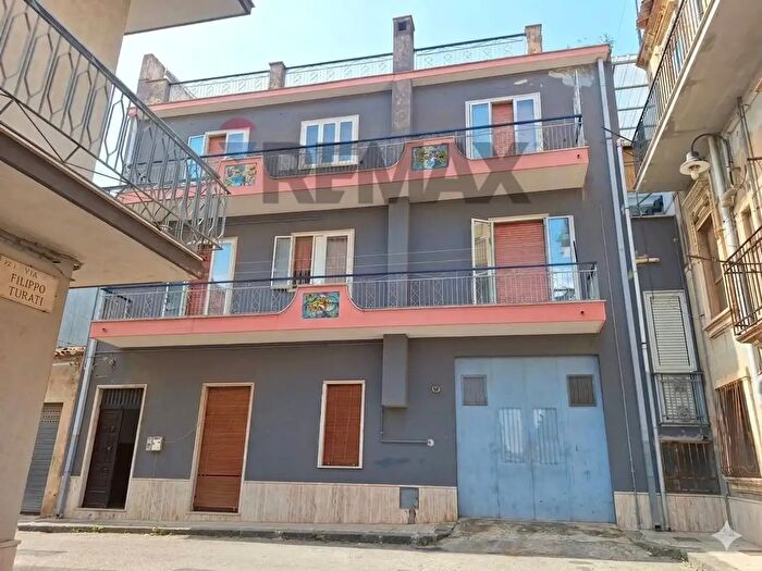 Casa con 8 locali in vendita in Via Filippo Turati, Grammichele