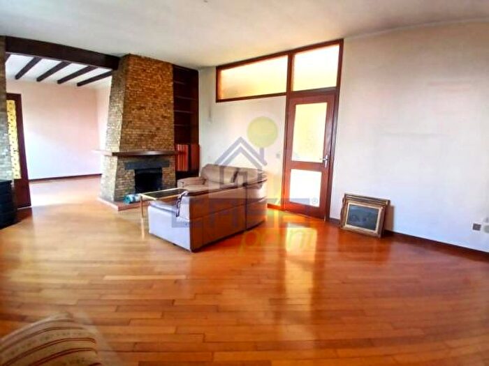 Casa con 6 locali in vendita in Via Elalamein, Codogno