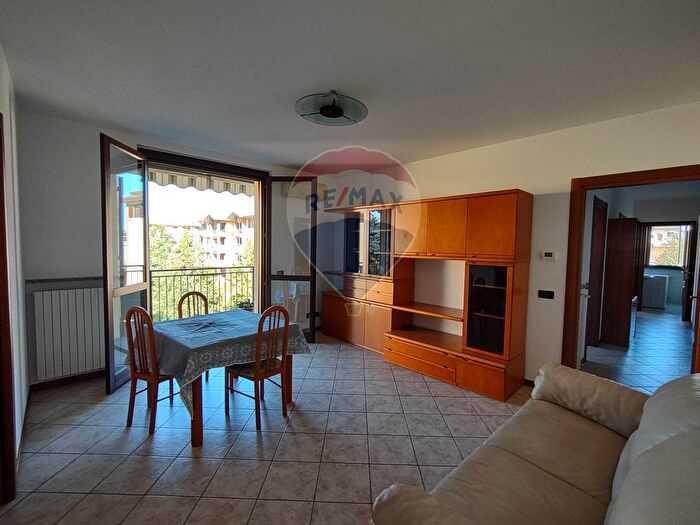 Appartamento trilocale in vendita in Via Togliatti, San Martino Siccomario