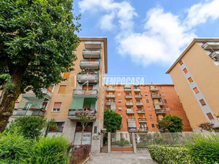 Appartamento trilocale in vendita in Via Aristotele, Milano